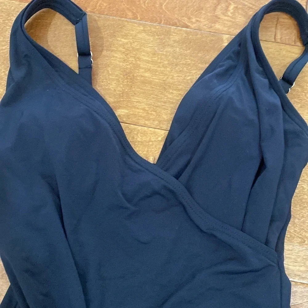 MICHAEL KORS Cruise crew black one piece bathing suit 6